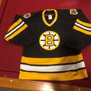 Vintage Boston Bruins hockey sweater jersey